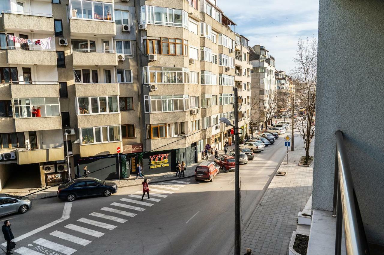 Loft Lägenhet Varna Exteriör bild